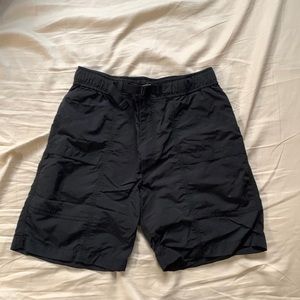 Uniqlo Black Casual Shorts with an adjustable waist size 30